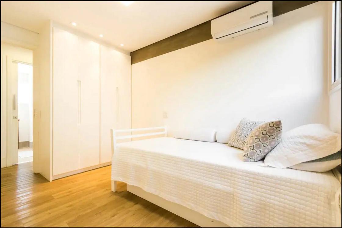 Apartamento Ap. Espacoso, Aconchegante E Bem Localizado. *