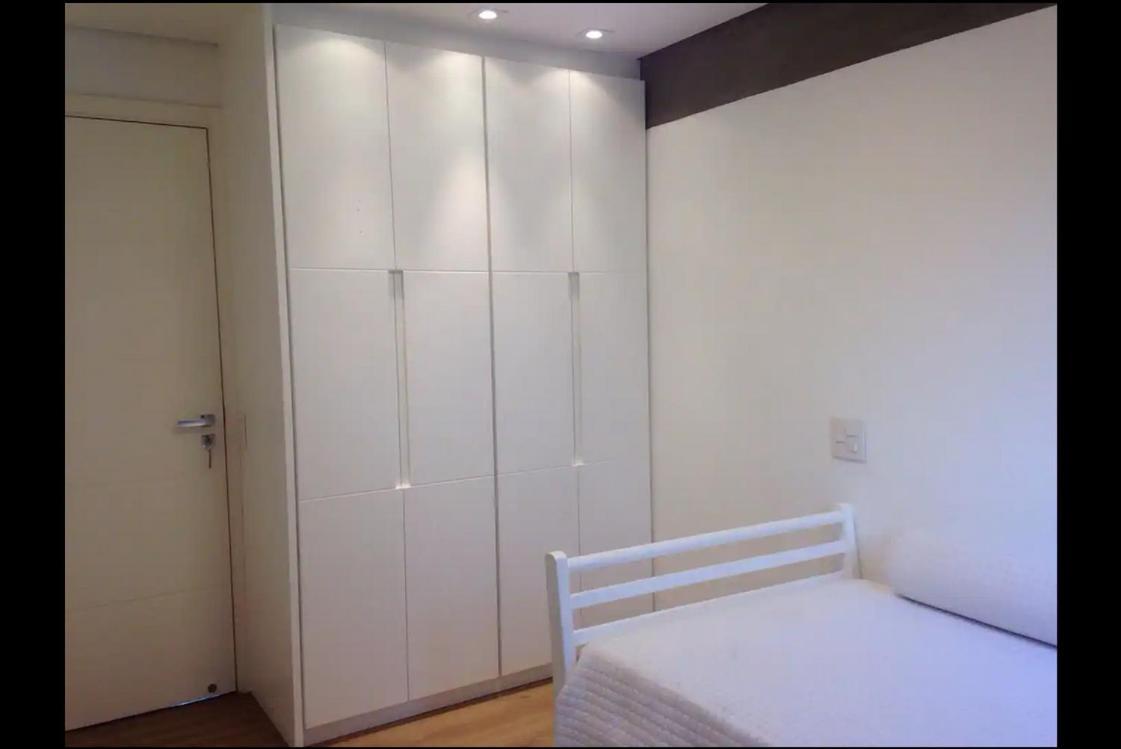 Apartamento Ap. Espacoso, Aconchegante E Bem Localizado.